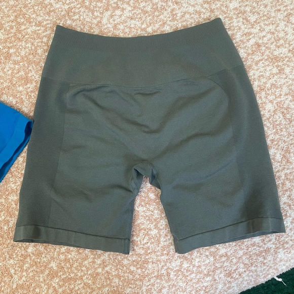 Aurola Seamless Shorts | Set of 2 | Small - Picture 6 of 6